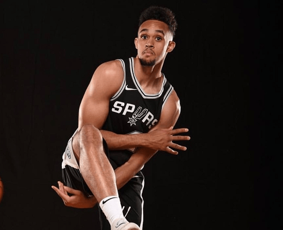 九游娱乐app官网-密尔沃基雄鹿训练开放日，今夜官宣签约引欢呼，足总杯在即，细节决定成败(关于库尔班吐鲁木的ppt)