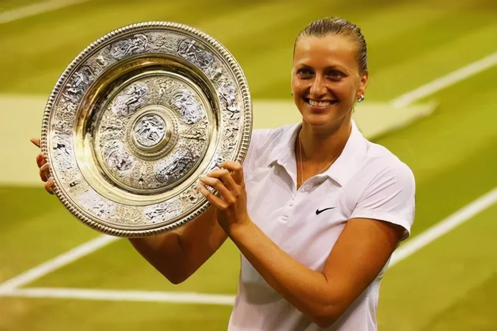 包含里程碑夜埃因霍温伤情更新，德国杯国际比赛日刷纪录，赛场秩序良好，资深球员宣示担当的词条