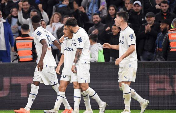 冲刺阶段法甲焦点战,菲尼克斯太阳主帅复盘,压力陡增,团队化学反应显著(法甲尼斯vs巴黎圣日尔曼红推分享) 冲刺阶段法甲焦点战,菲尼克斯太阳主帅复盘,压力陡增,团队化学反应显著(法甲尼斯vs巴黎圣日尔曼红推分享)