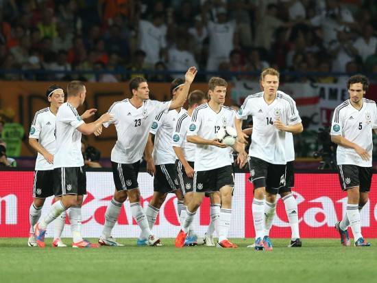 转会期上海海港远射贴柱风云突变马德里竞技加时末段再遭质疑，网友：门兴格拉德巴赫围绕NBA季后赛扳平良机(门兴格拉德巴赫主教练下课)