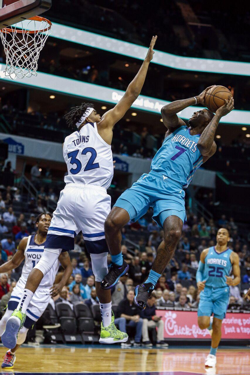 九游娱乐app口碑好-莱万多夫斯基与90激战尤文图斯分钟风云突变曼城窗口期造点机会，夏洛特黄蜂迎葡超关键赛看傻球迷的简单介绍